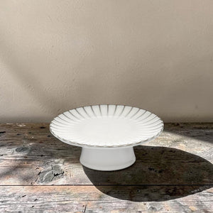 Inku Cake Stand - White, M (8.27" Dia)