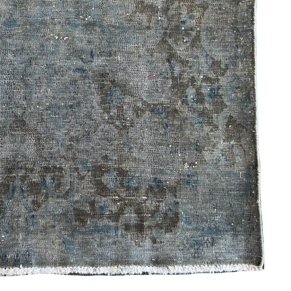 Vintage Distressed Area Rug • 13'3" x 9'7"