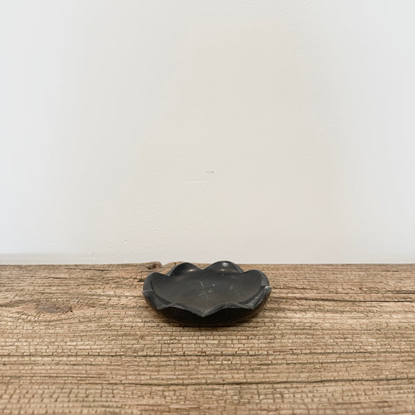 Marble Scallop Bowl Black