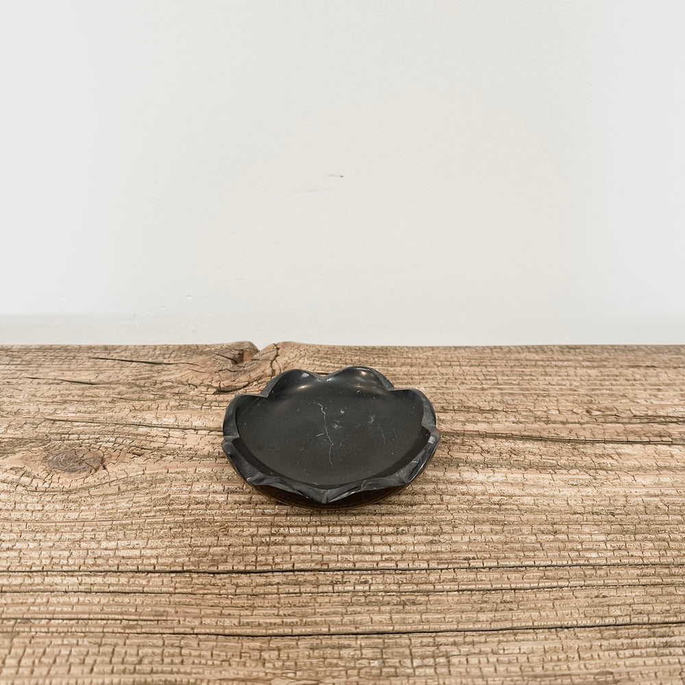Marble Scallop Bowl Black