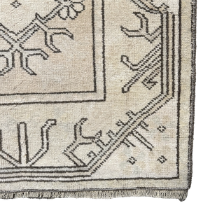 Moroccan Rug • 2'5" x 4'6"