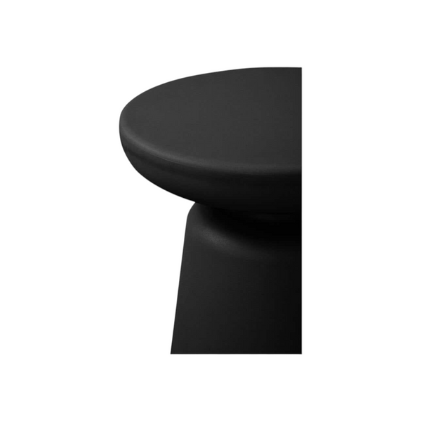 deKor compact outdoor side table in matte black polypropylene with a minimalist round top and pedestal base